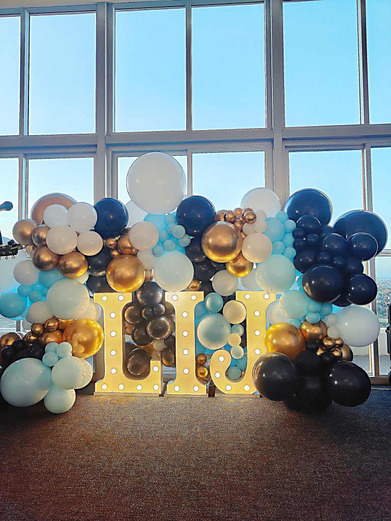 custom theme balloons