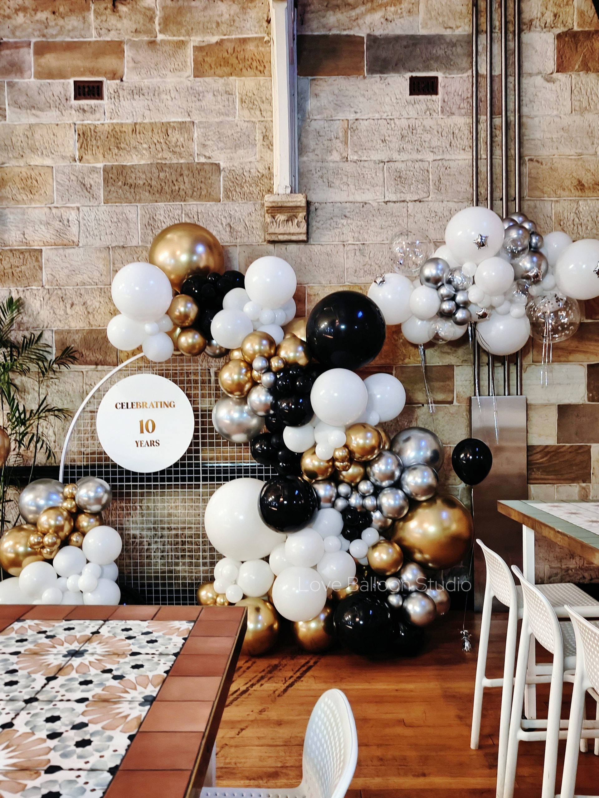 3 10.48.01 Balloon for grand opening