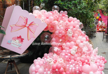 Creating a Dreamy and Elegant Floral Balloon Backdrop